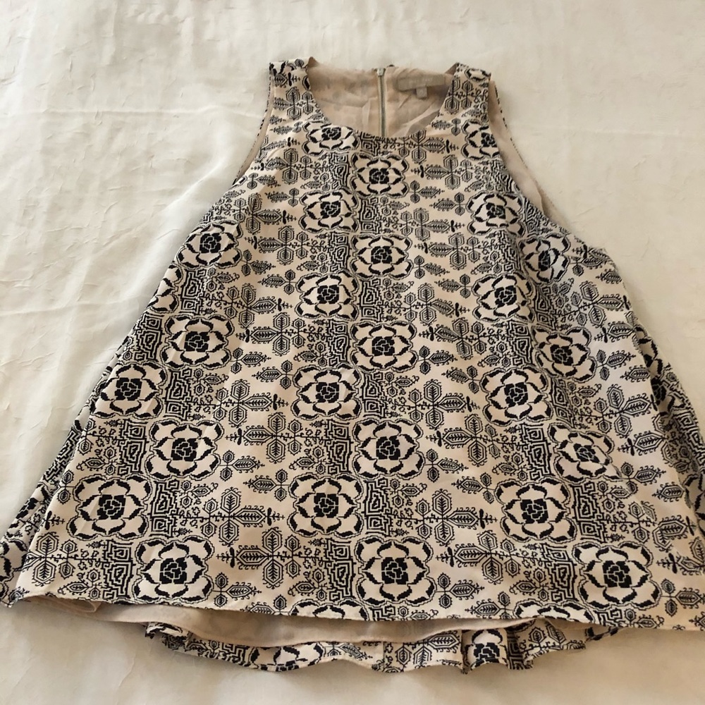 Black and cream XL sleeveless top